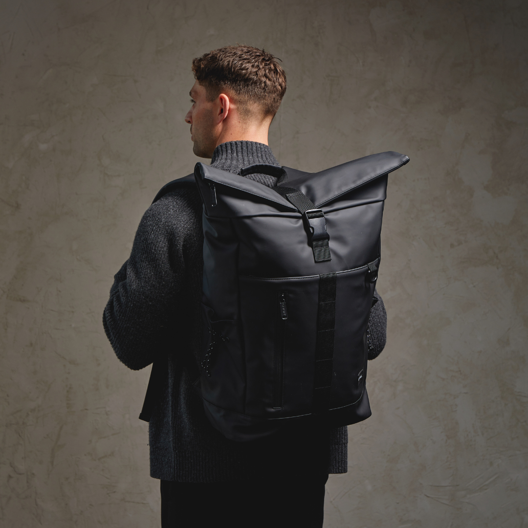 Black 30L Transporter Deluxe Backpack