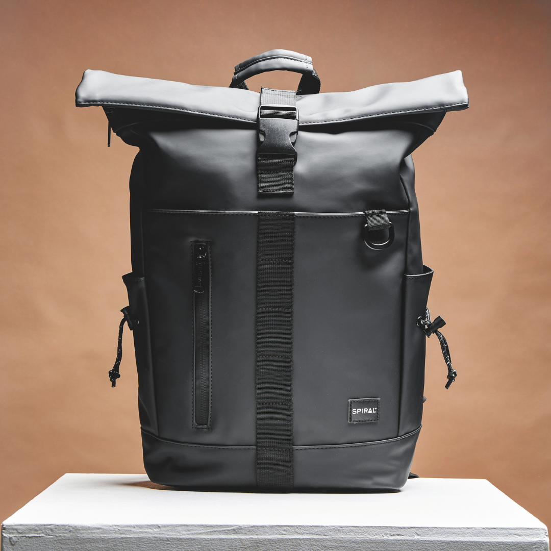 Black 20L Transporter Deluxe Backpack